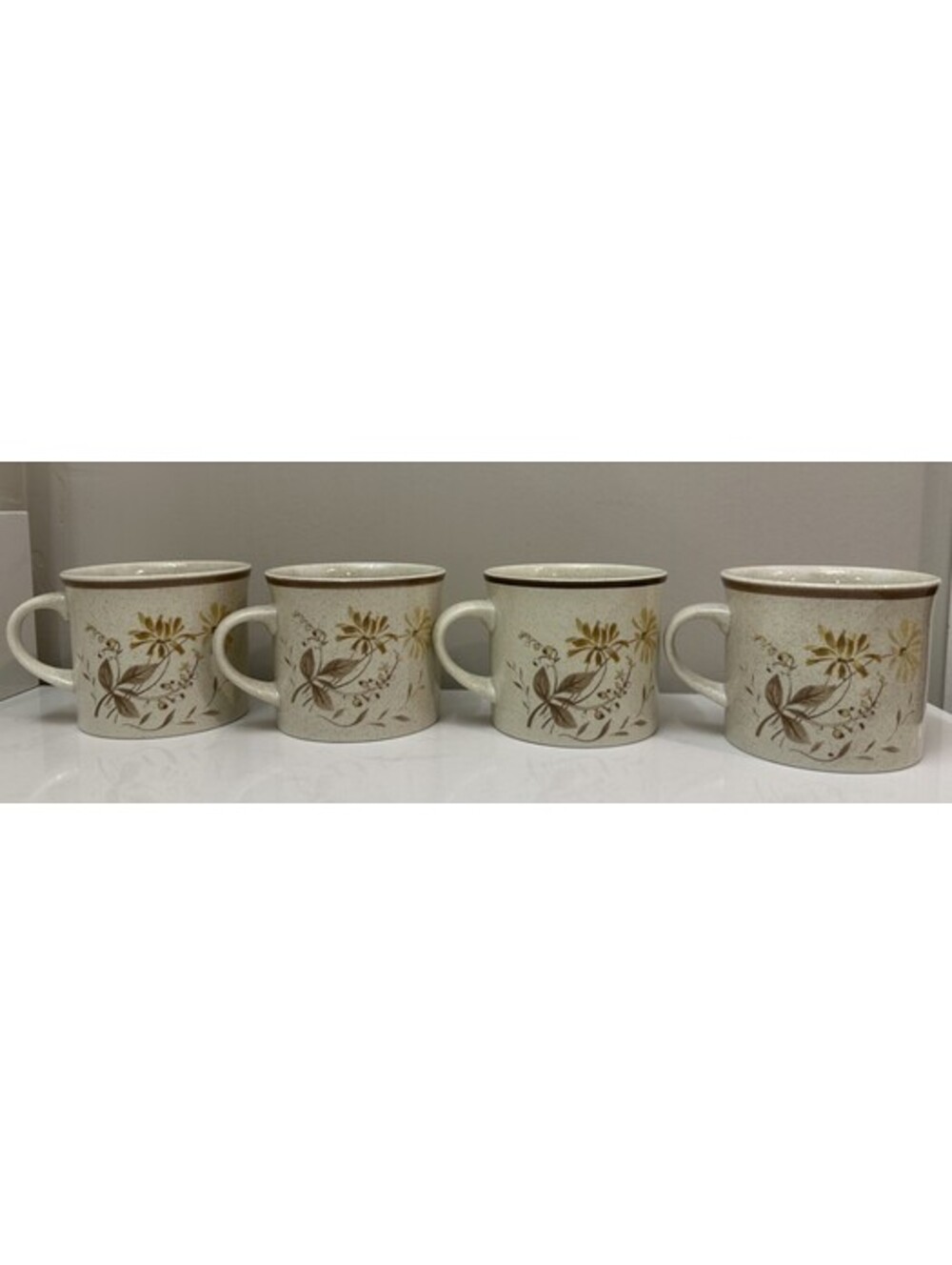 Set of 4 Vintage Royal Doulton Lambethware “Sandsprite” English Coffee Tea Mugs